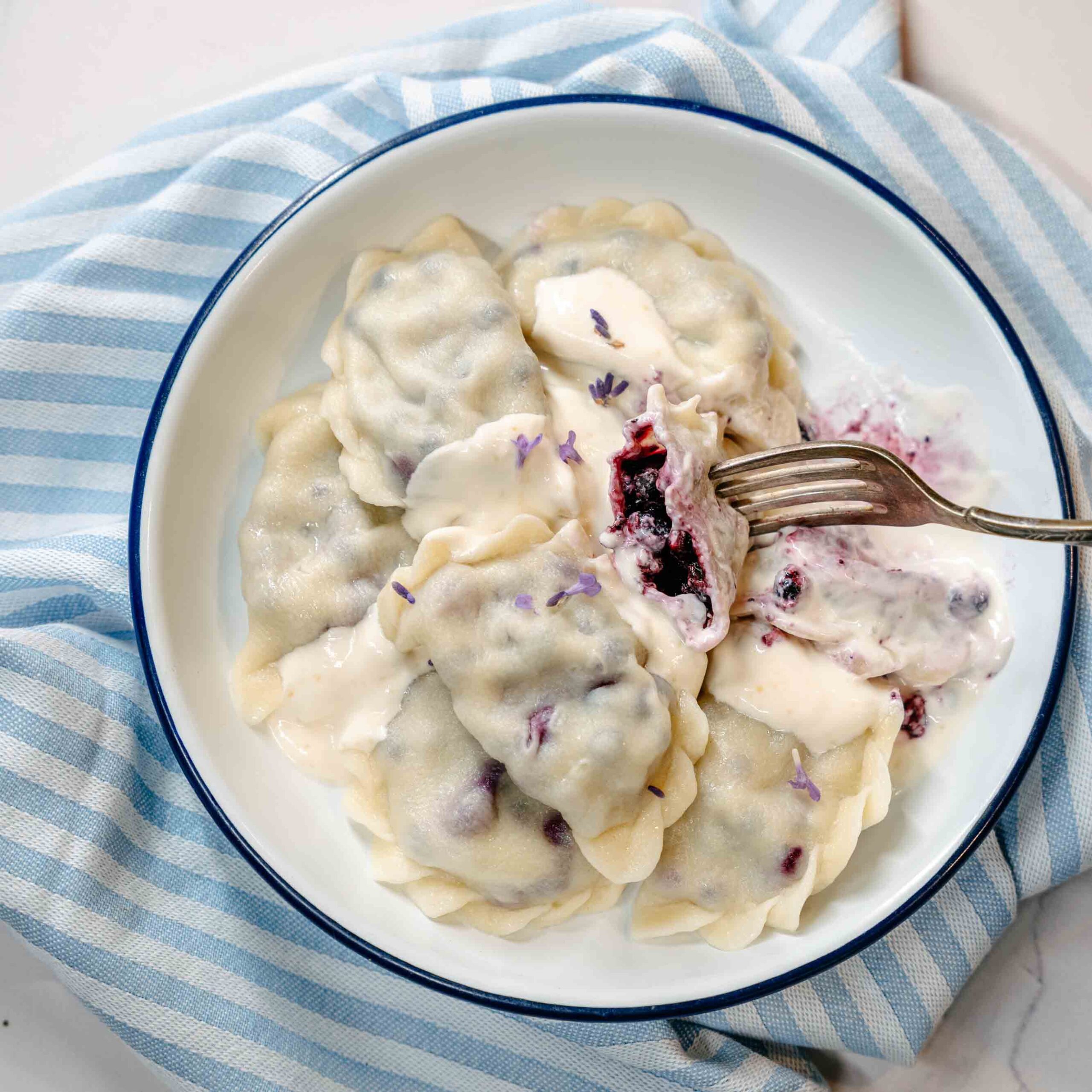 Pierogi z jagodami